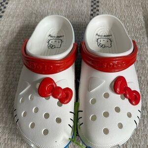 NEW Womens Crocs Hello Kitty Classic Clog Shoes, size 11 (also mens size 9)